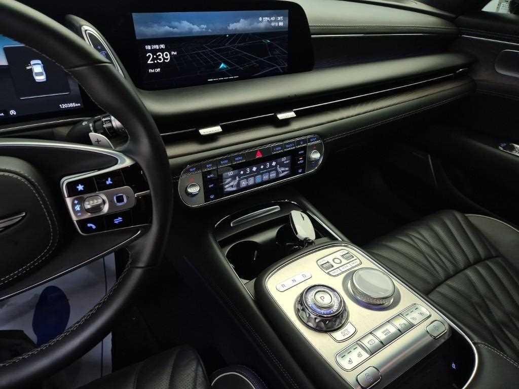 Genesis G90 - Vista 10