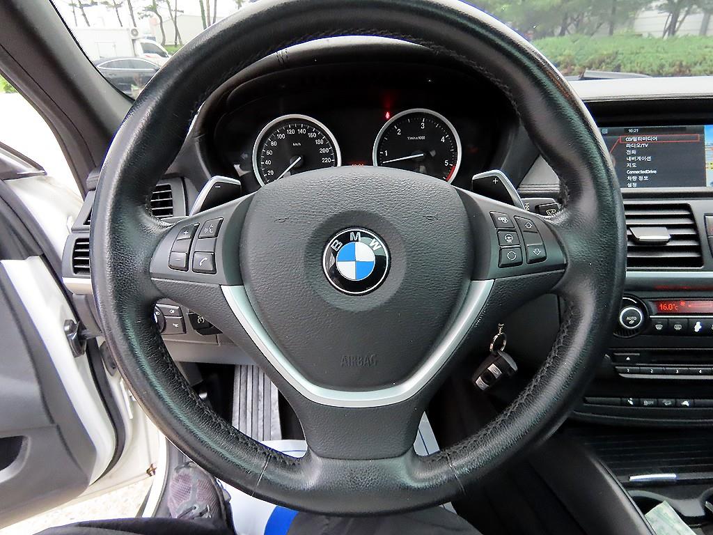 BMW X6 - Vista 8