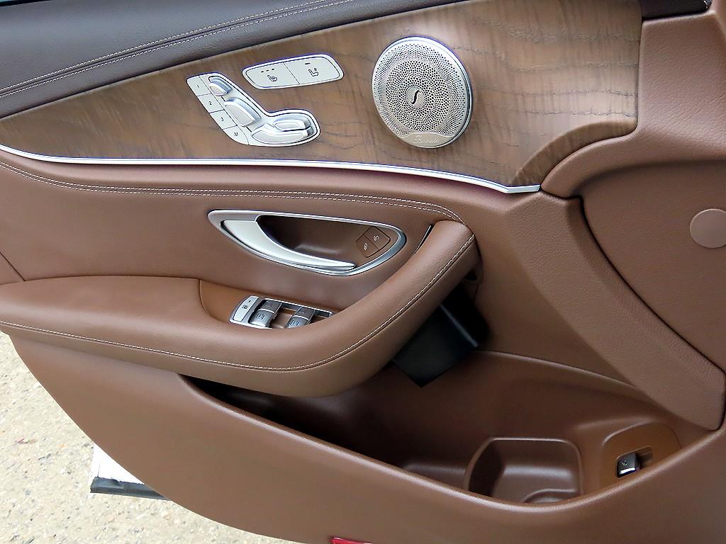 Mercedes Benz E class - Vista 11