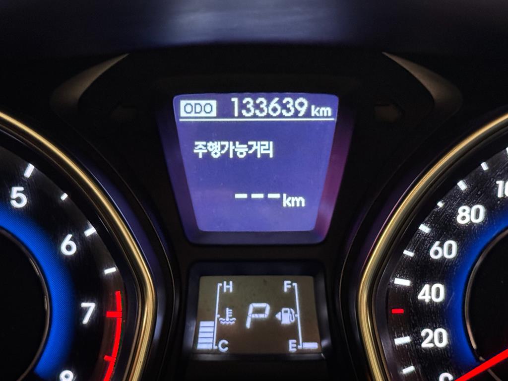 HYUNDAI Avante - Vista 6