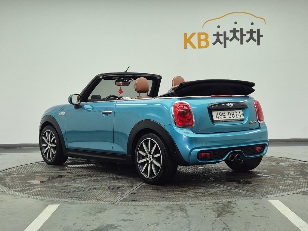 Mini Cooper Convertible - Vista 3