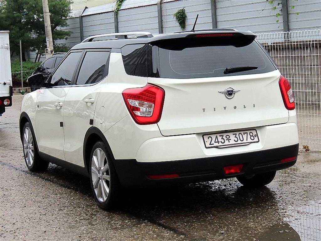 Ssangyong Tivoli - Vista 3
