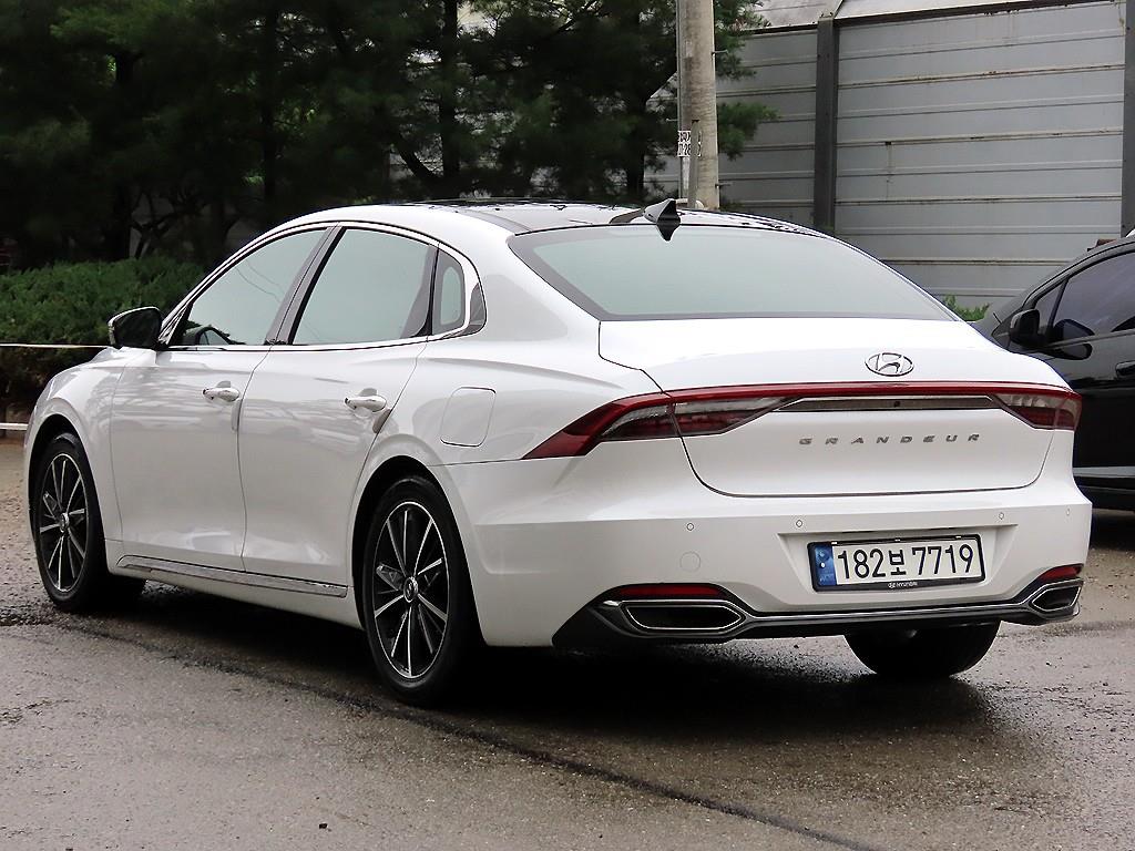 HYUNDAI Grandeur - Vista 3