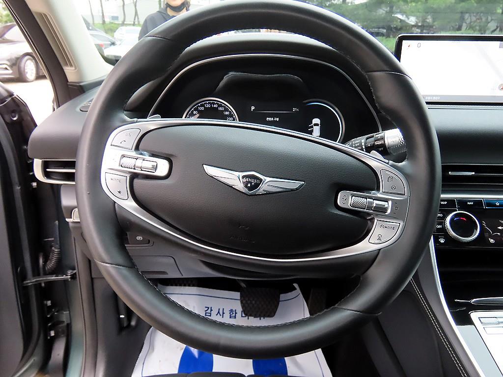 Genesis GV80 - Vista 8