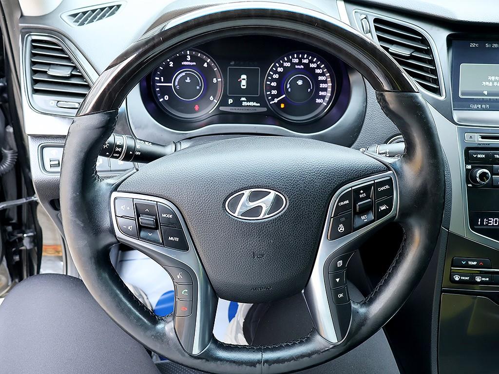HYUNDAI Grandeur 2016 Negro - Importación desde Corea - HF Imports Iquique - Foto 8