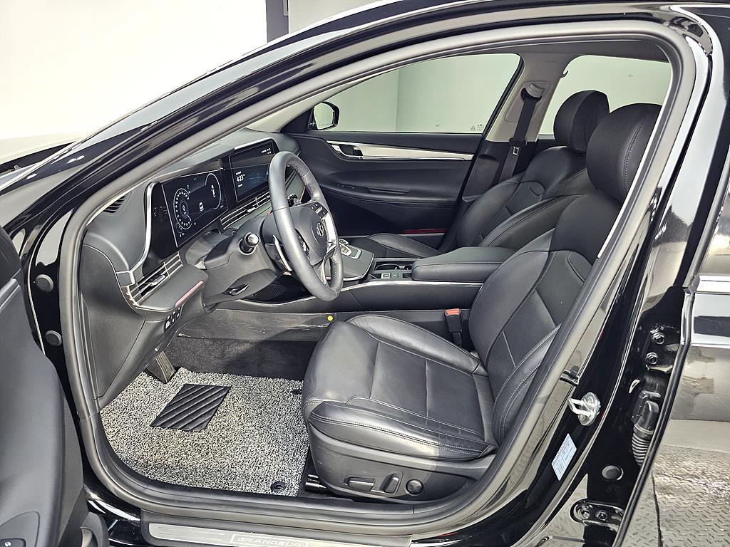 HYUNDAI Grandeur - Vista 8