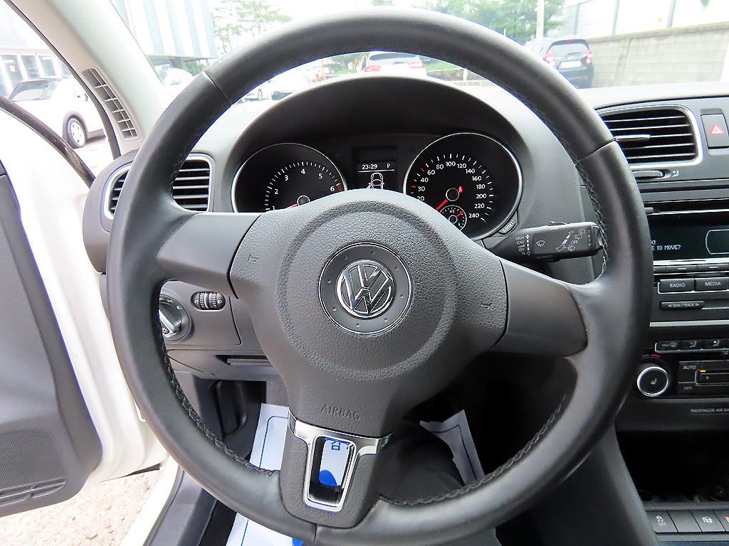 Volkswagen Golf - Vista 8