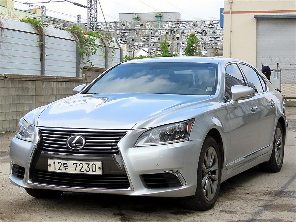 Lexus LS - Vista 2