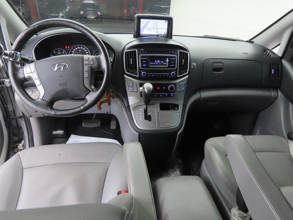HYUNDAI Starex - Vista 7