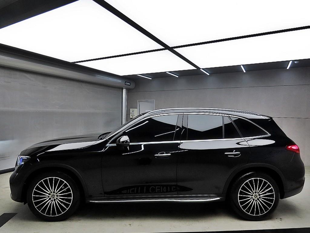 Mercedes Benz GLC Class - Vista 4