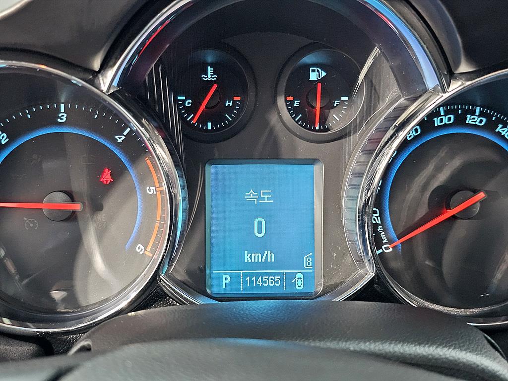 Chevrolet Cruise - Vista 7