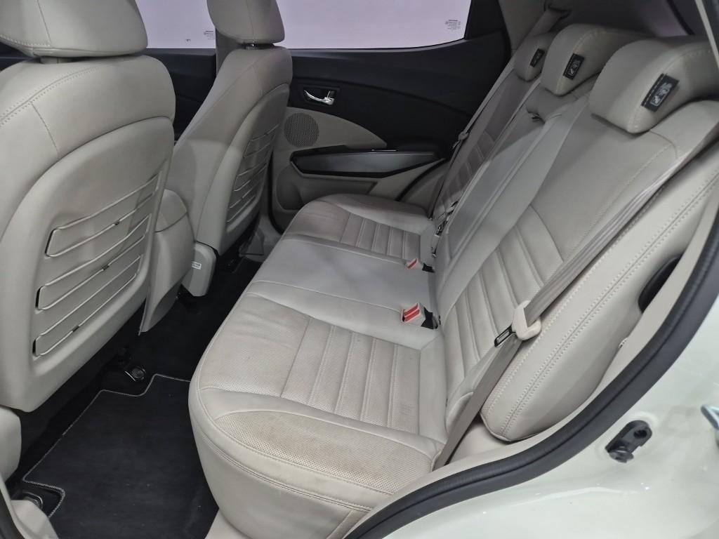 Ssangyong Tivoli - Vista 12