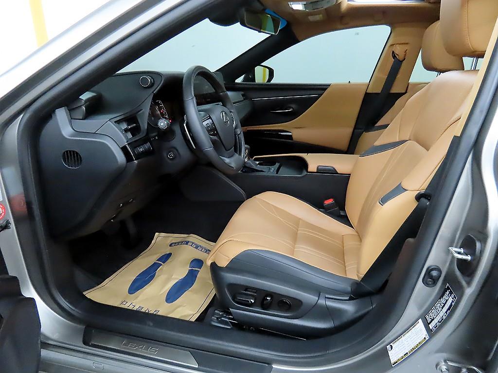 Lexus ES - Vista 5