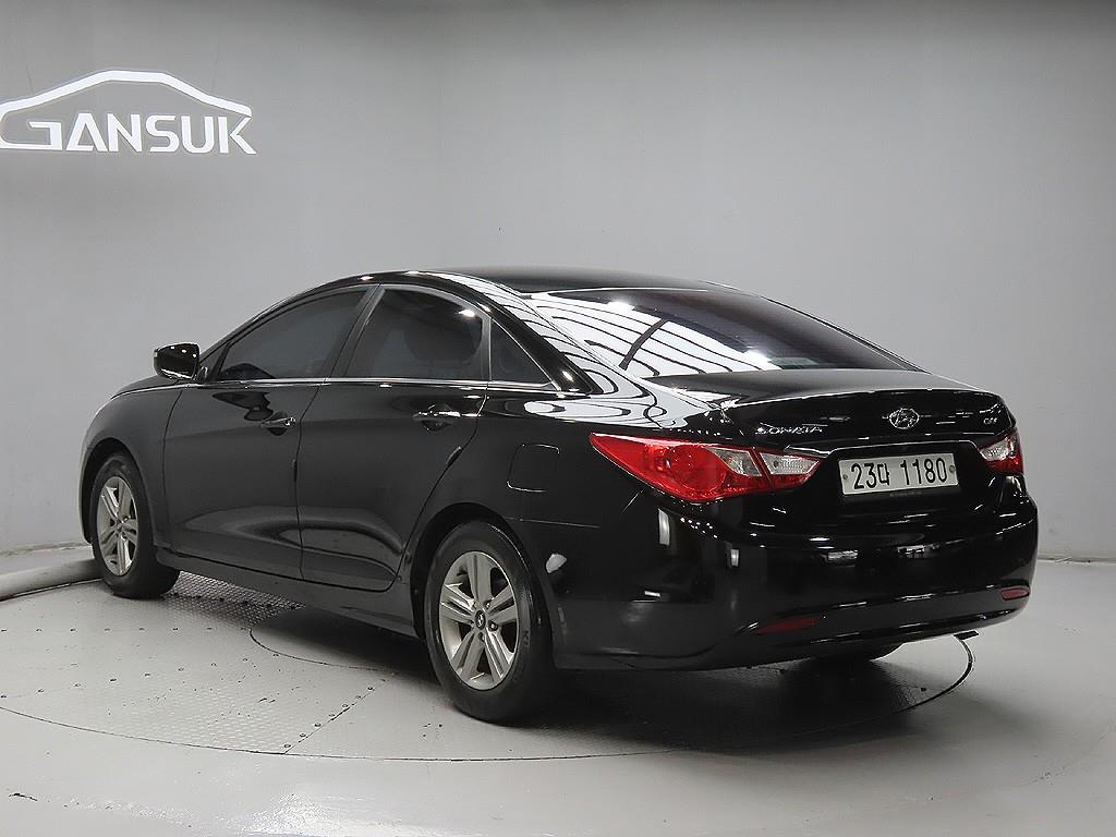 HYUNDAI Sonata - Vista 5
