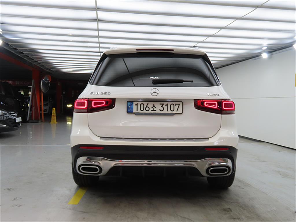 Mercedes Benz GLB Class - Vista 3