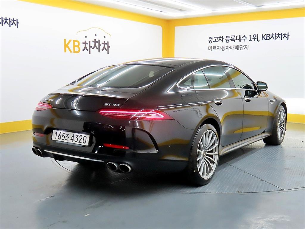 Mercedes Benz AMG GT - Vista 4