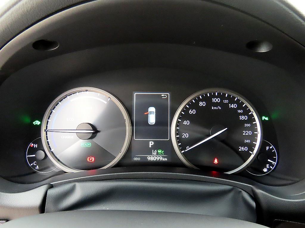 Lexus NX - Vista 9