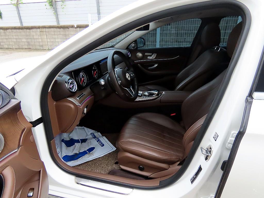 Mercedes Benz E class - Vista 5