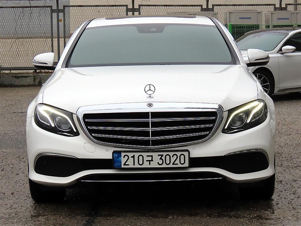 Mercedes Benz E class 2019 Blanco - Importación desde Corea - HF Imports Iquique - Foto 1