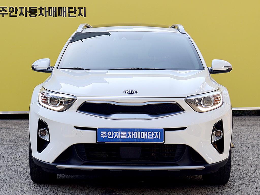 KIA Stonic 2019 Blanco - Importación desde Corea - HF Imports Iquique - Foto 1