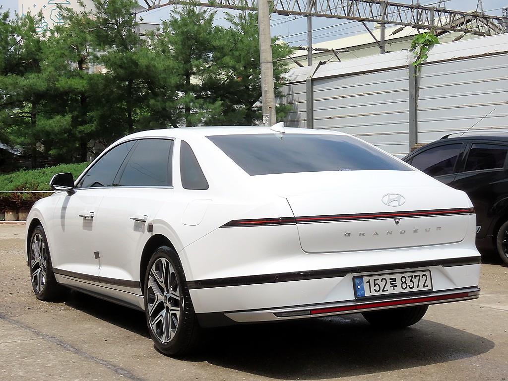 HYUNDAI Grandeur - Vista 3