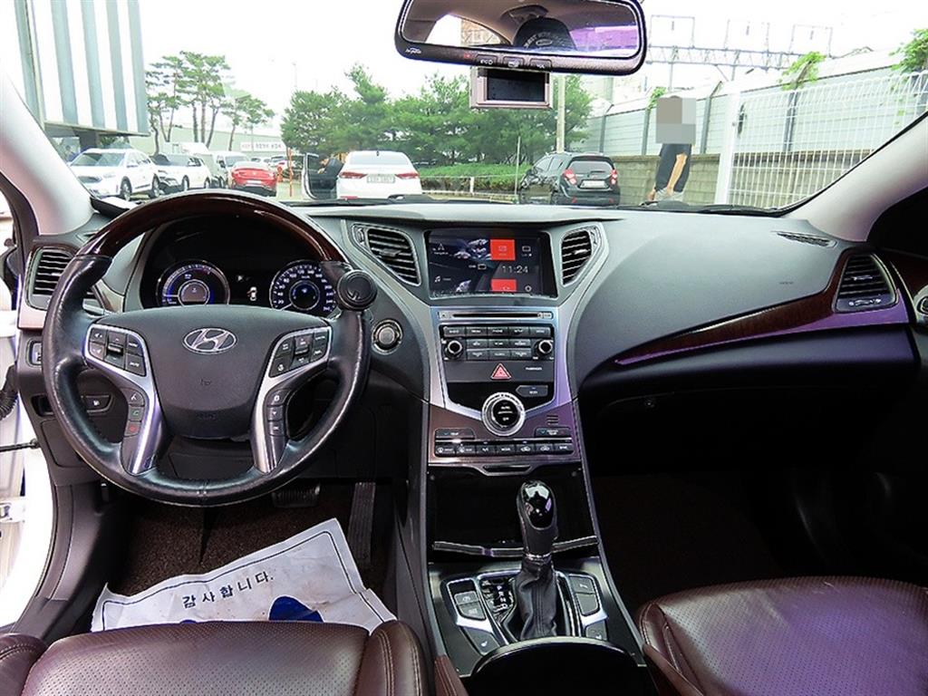 HYUNDAI Grandeur - Vista 7