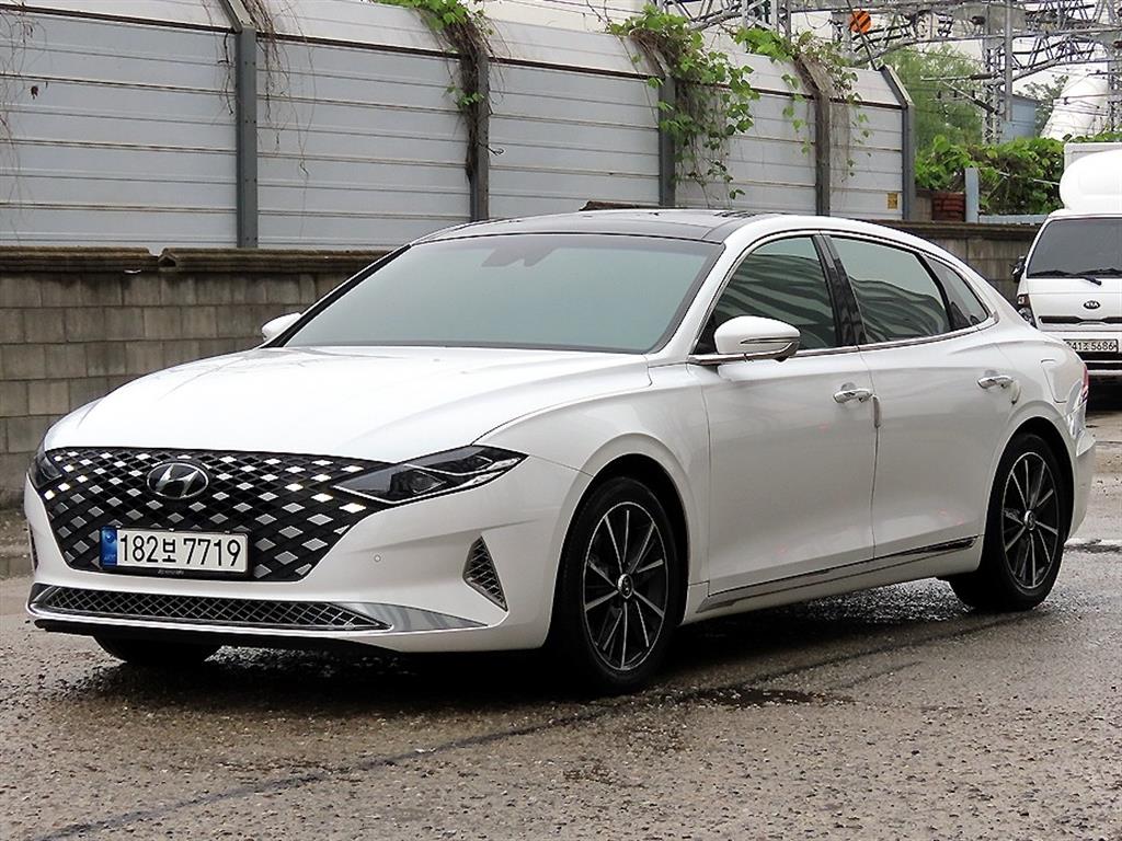 HYUNDAI Grandeur - Vista 2