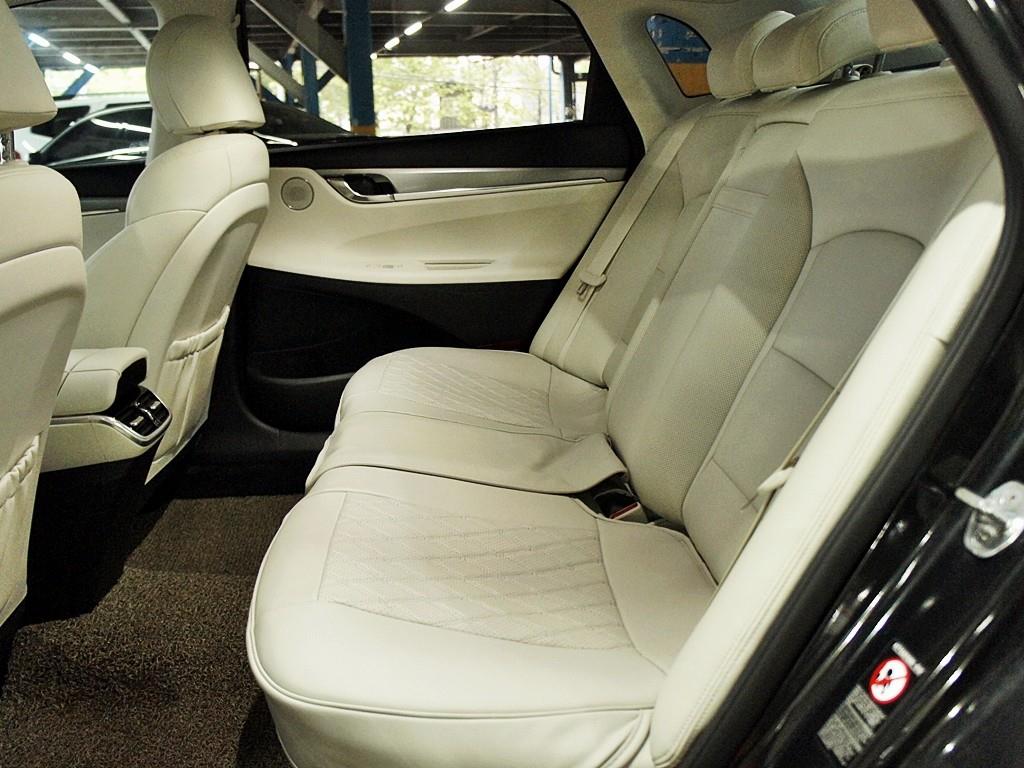 HYUNDAI Grandeur - Vista 7