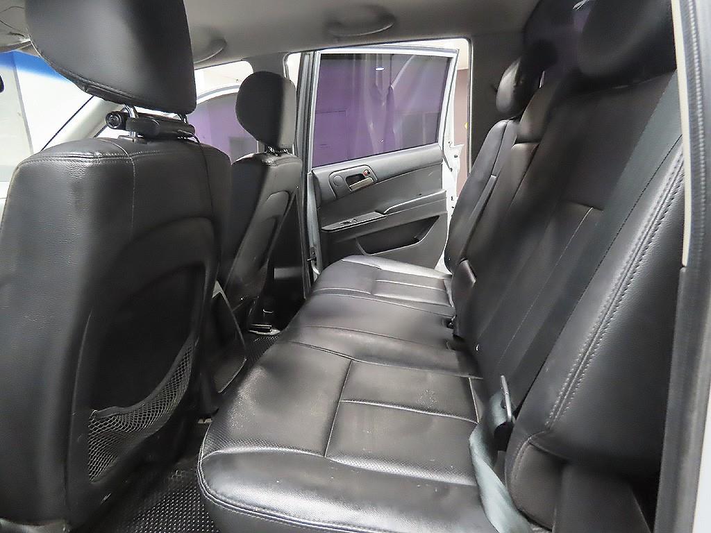 Ssangyong Korando 2016 Plateado - Importación desde Corea - HF Imports Iquique - Foto 9