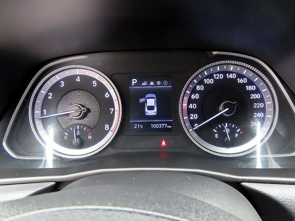 HYUNDAI Sonata - Vista 9
