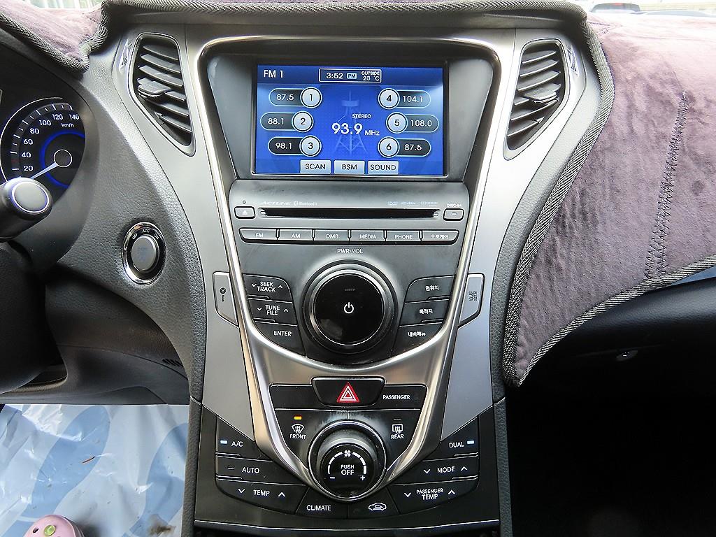 HYUNDAI Grandeur - Vista 12