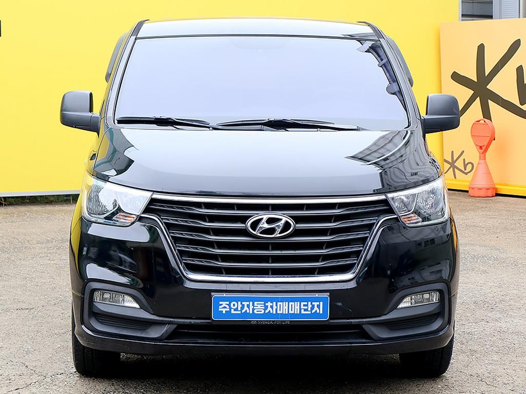 HYUNDAI Starex 2019 Negro - Importación desde Corea - HF Imports Iquique - Foto 1