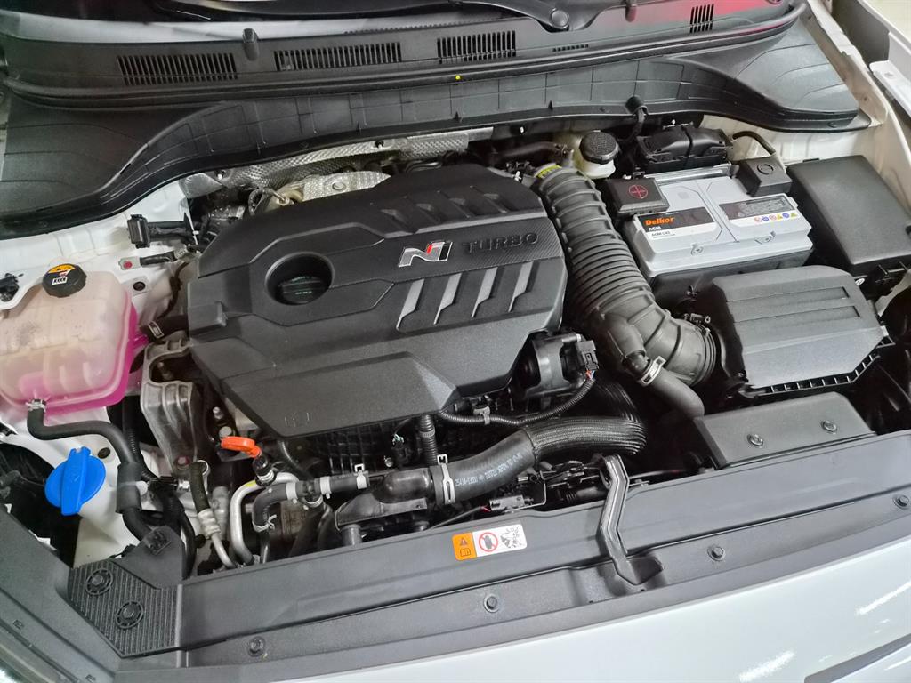 HYUNDAI Kona - Vista 8