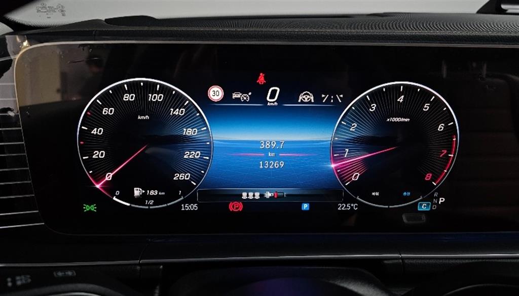 Mercedes Benz GLE Class - Vista 11