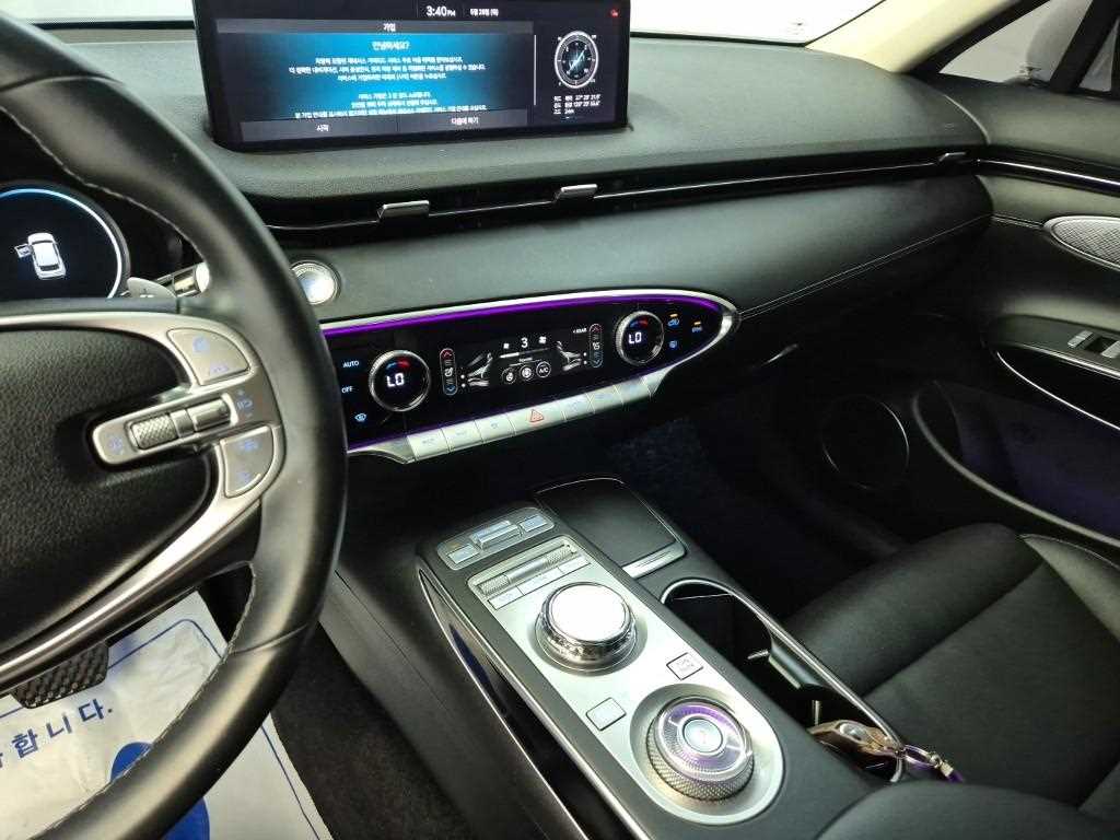 Genesis GV70 - Vista 10