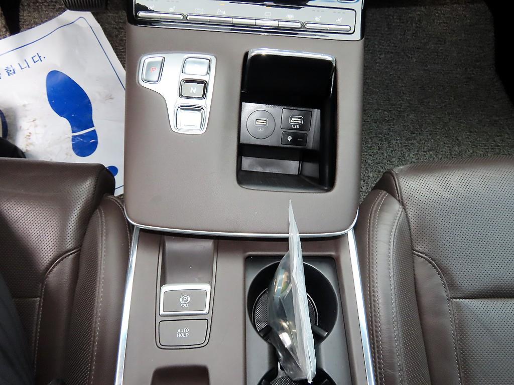HYUNDAI Grandeur - Vista 11