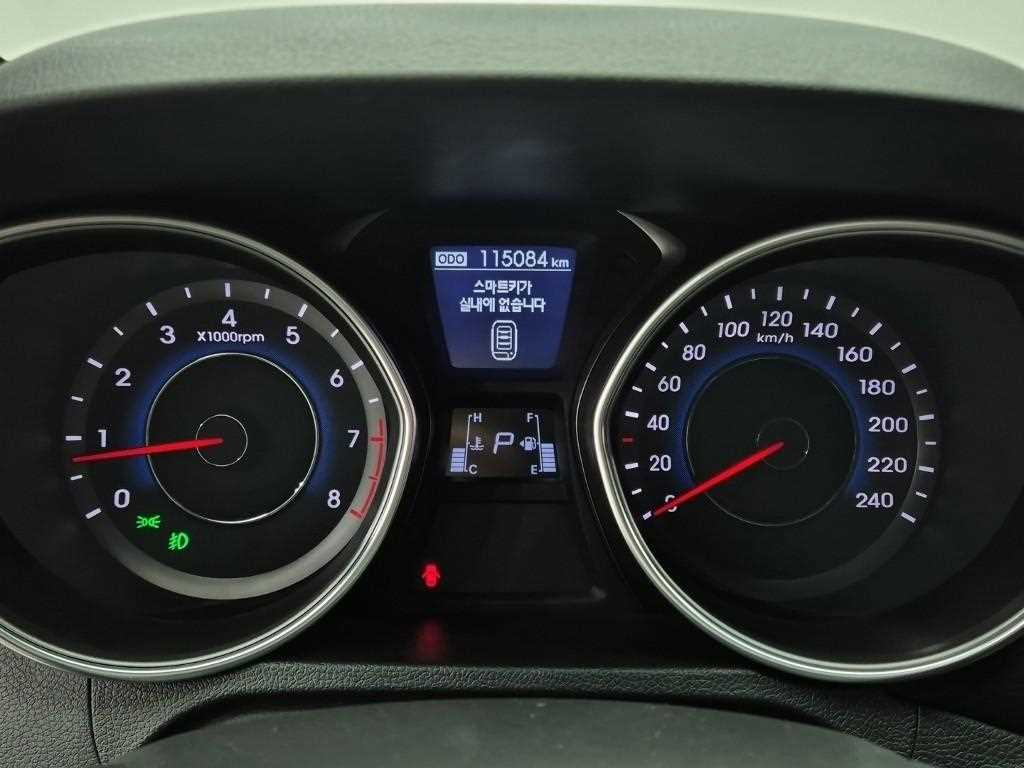 HYUNDAI Avante - Vista 6