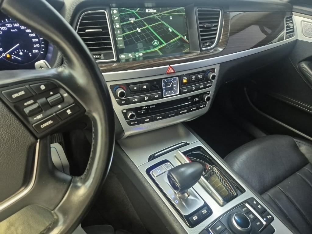 Genesis G80 - Vista 10
