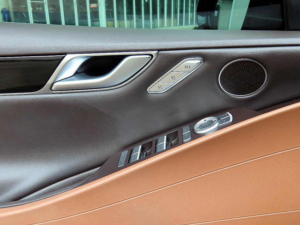 Genesis G80 - Vista 12
