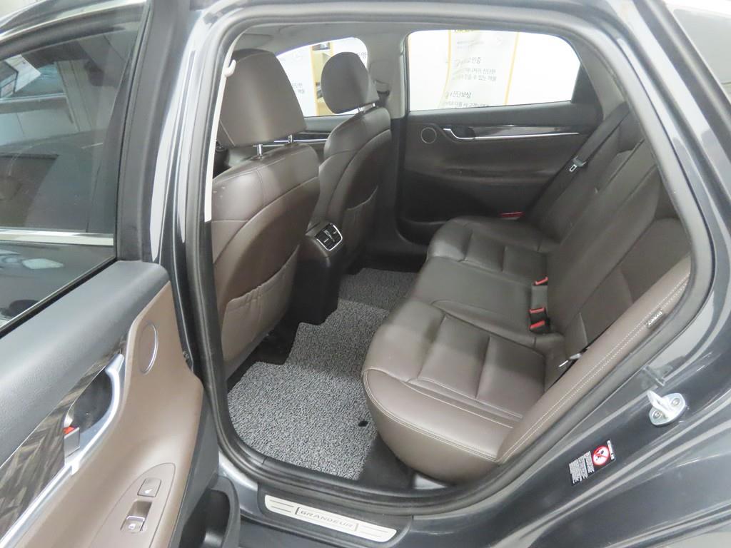 HYUNDAI Grandeur - Vista 6
