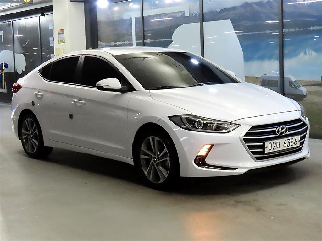 HYUNDAI Avante 2018 Blanco - Importación desde Corea - HF Imports Iquique - Foto 1
