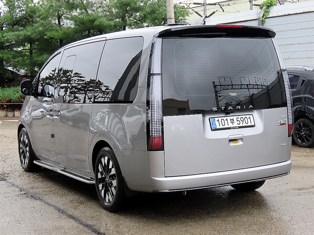 HYUNDAI Staria - Vista 3