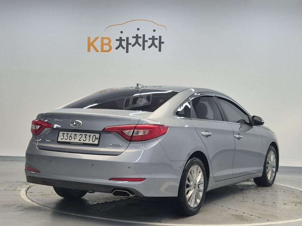 HYUNDAI Sonata - Vista 3
