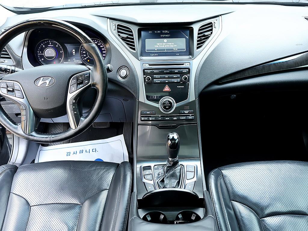 HYUNDAI Grandeur - Vista 9