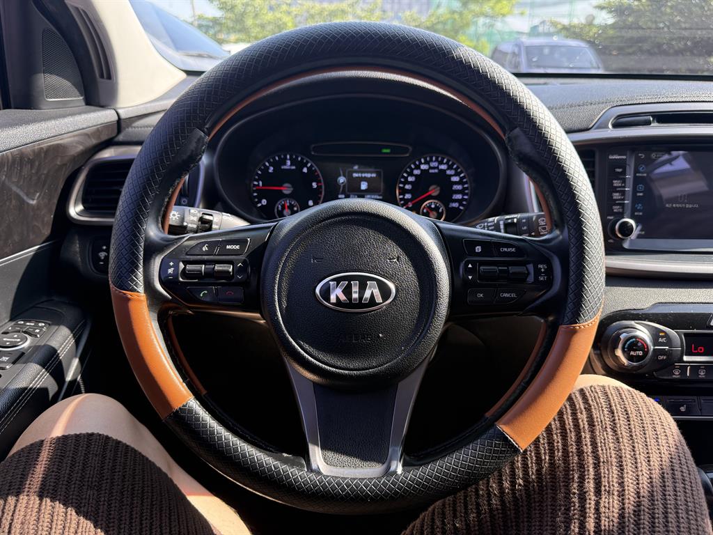 KIA Sorento - Vista 8