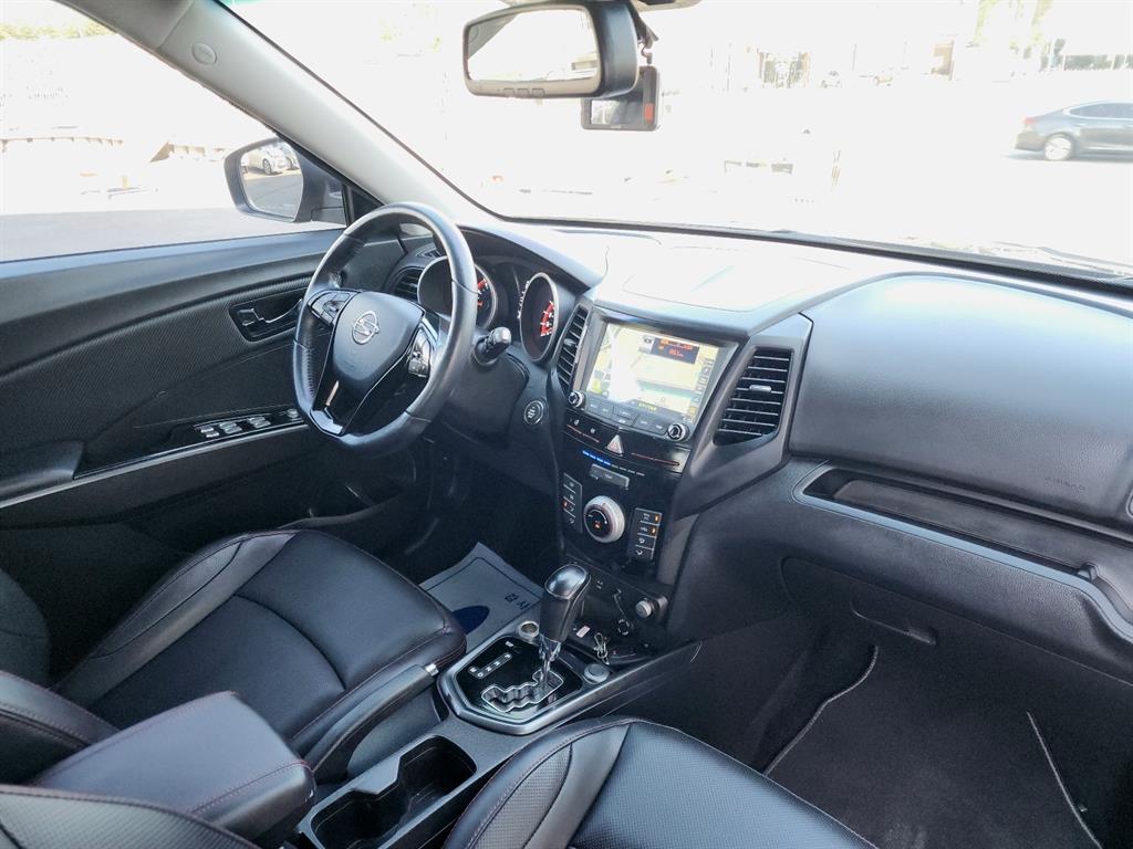 Ssangyong Tivoli - Vista 8