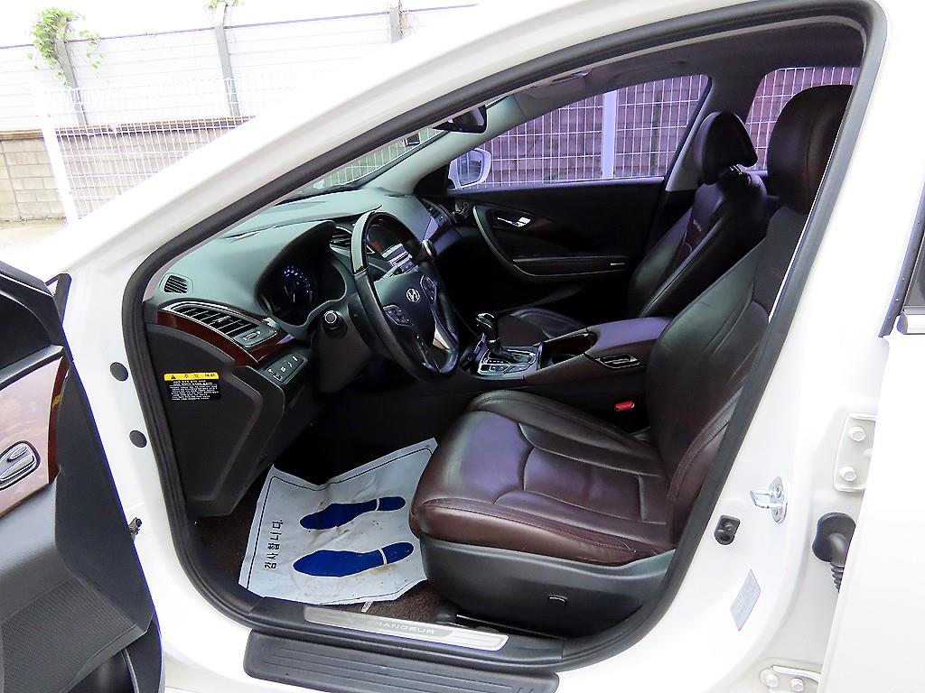 HYUNDAI Grandeur - Vista 5