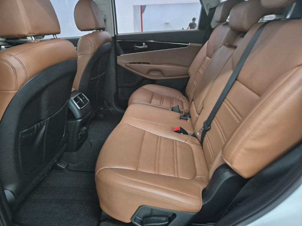 KIA Sorento - Vista 11
