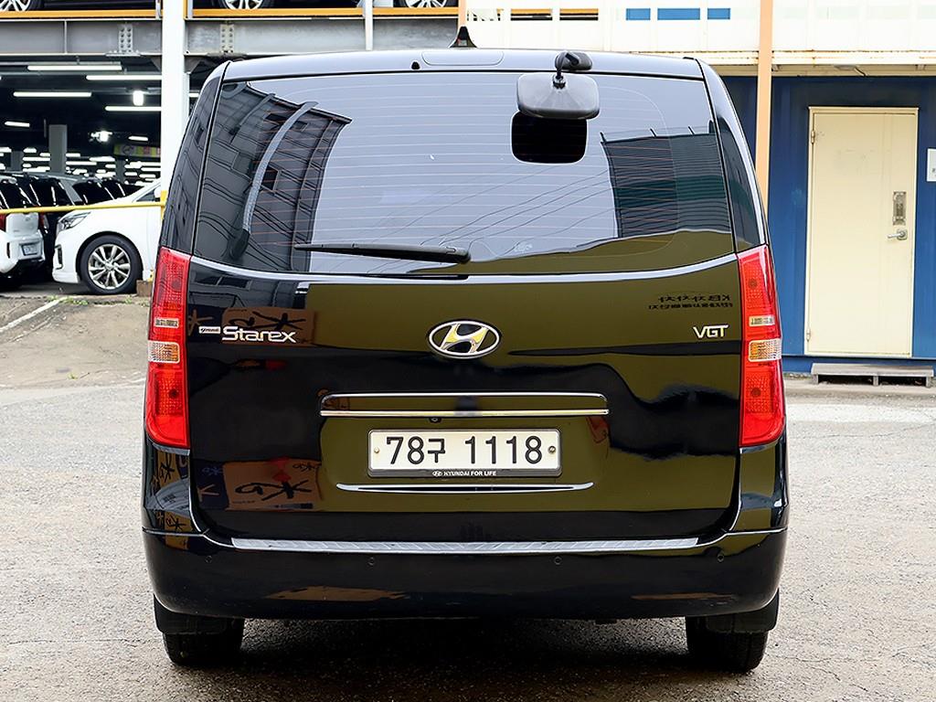 HYUNDAI Starex - Vista 5