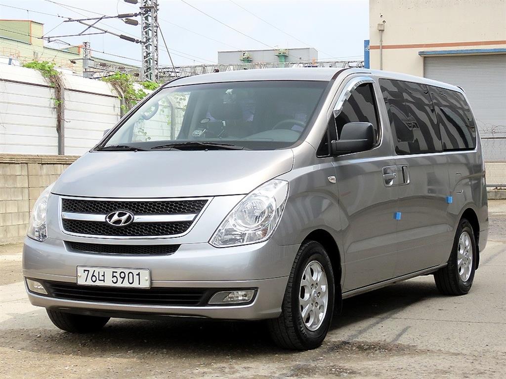 HYUNDAI Starex - Vista 2